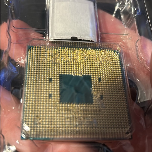 AMD Ryzen 9 3900XT - lightly used - Picture 3 of 4